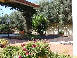 I Gerani Bed & Breakfast Quartu Sant'Elena 3*,  Italy